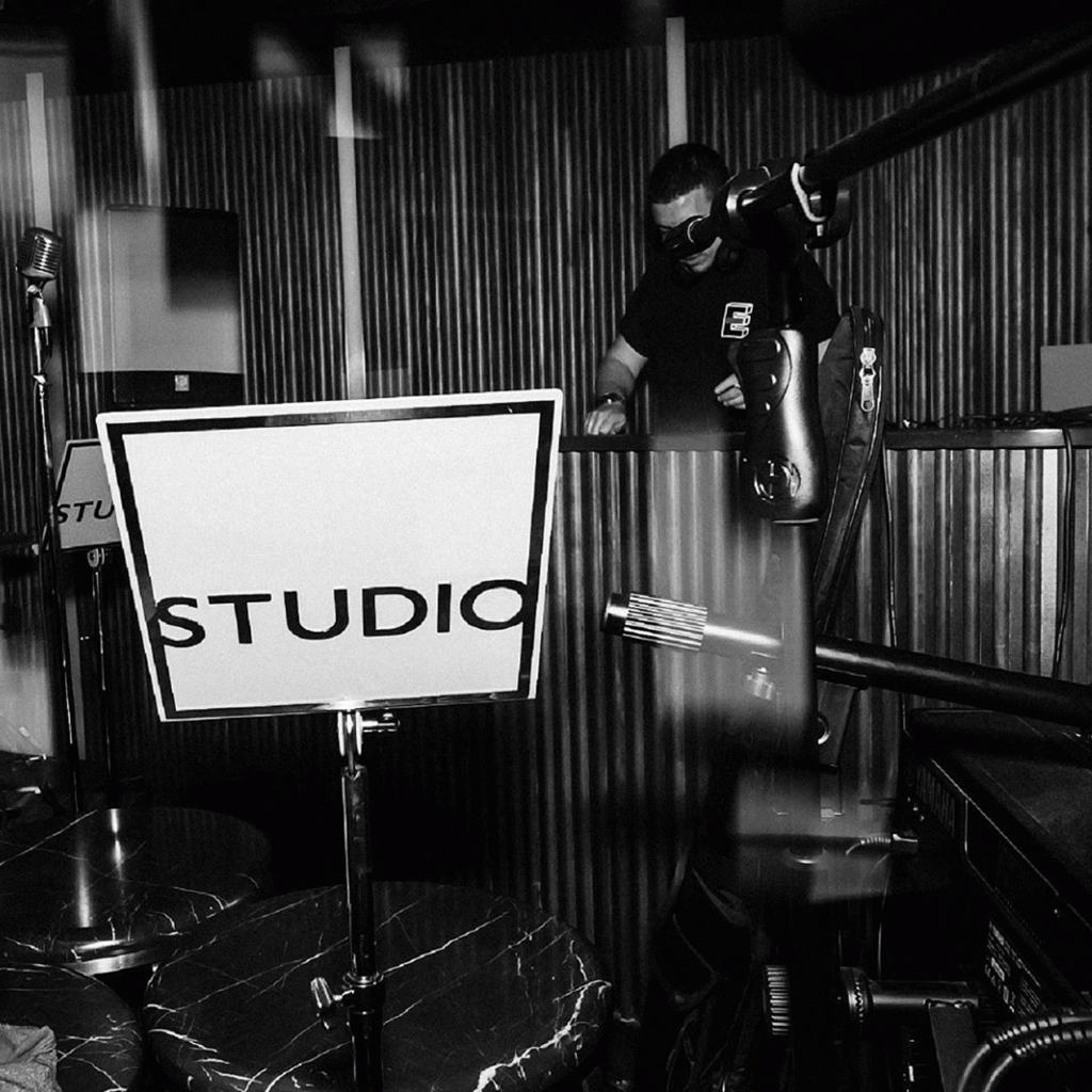 Studio Late night lounge Jazz venue in Hong Kong custom music stand